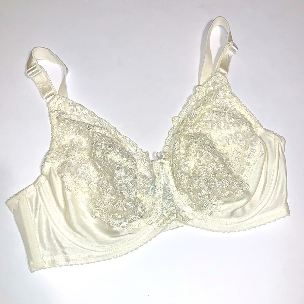 Wacoal Vintage Tapestry Bra Lacy Minimizing Full Coverage Underwire Ivory 34E